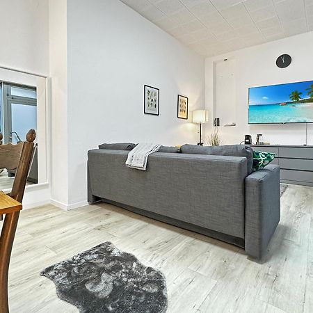 2 Zimmer Apartment Fuer 6 P, 15 Min Zum Flughafen 에즐링겐 외부 사진
