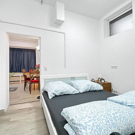 2 Zimmer Apartment Fuer 6 P, 15 Min Zum Flughafen 에즐링겐 외부 사진
