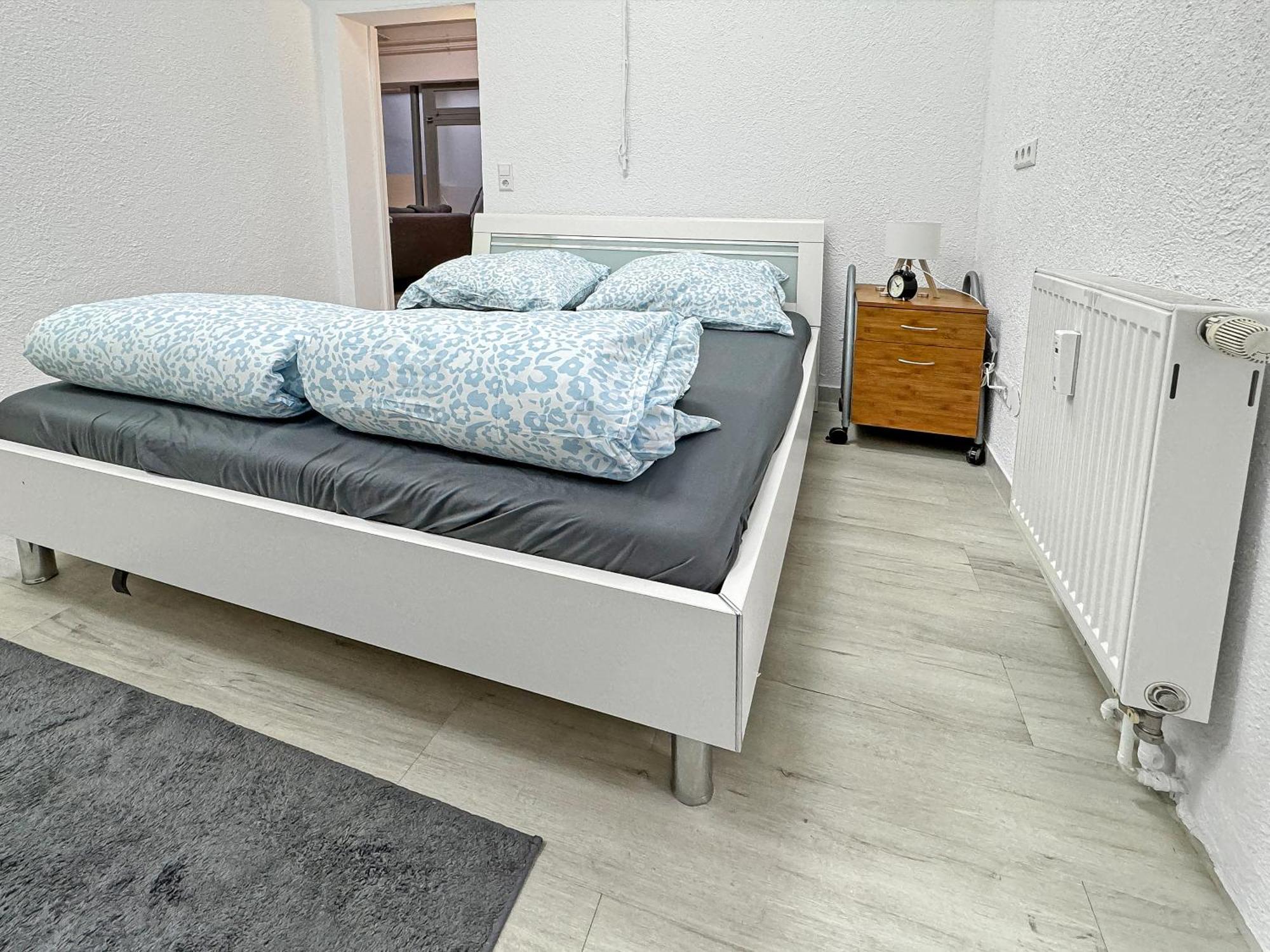 2 Zimmer Apartment Fuer 6 P, 15 Min Zum Flughafen 에즐링겐 외부 사진