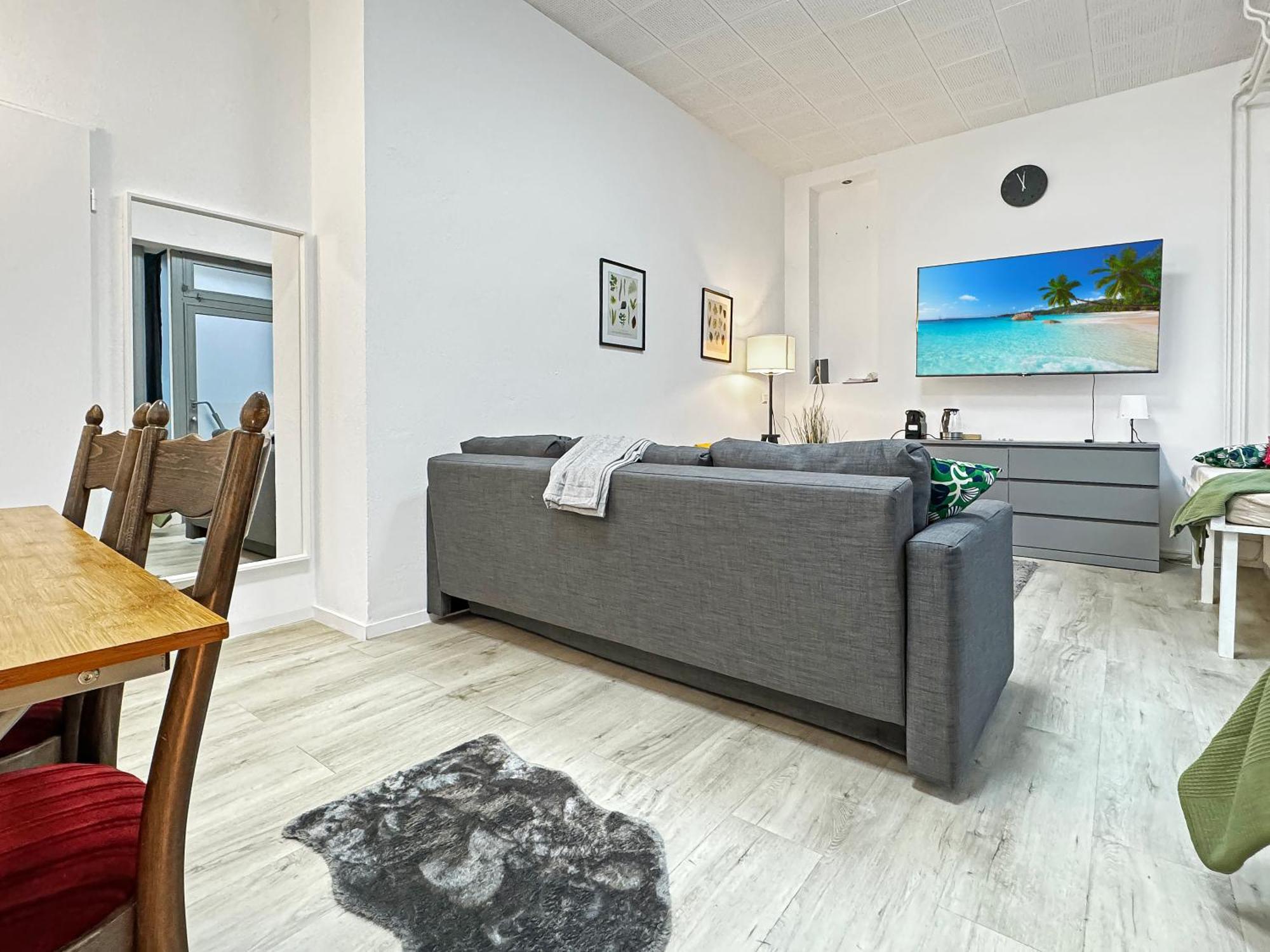 2 Zimmer Apartment Fuer 6 P, 15 Min Zum Flughafen 에즐링겐 외부 사진