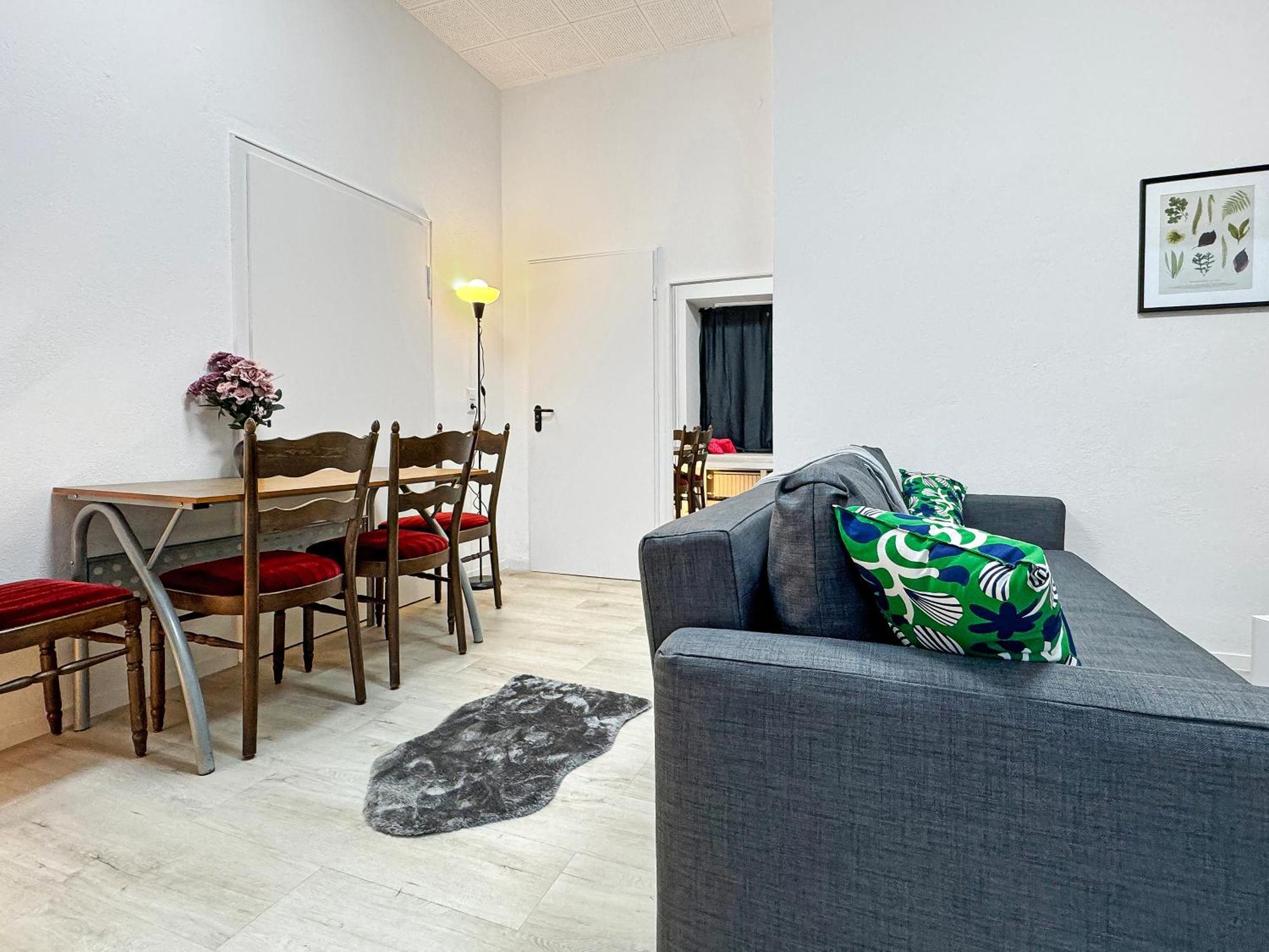2 Zimmer Apartment Fuer 6 P, 15 Min Zum Flughafen 에즐링겐 외부 사진