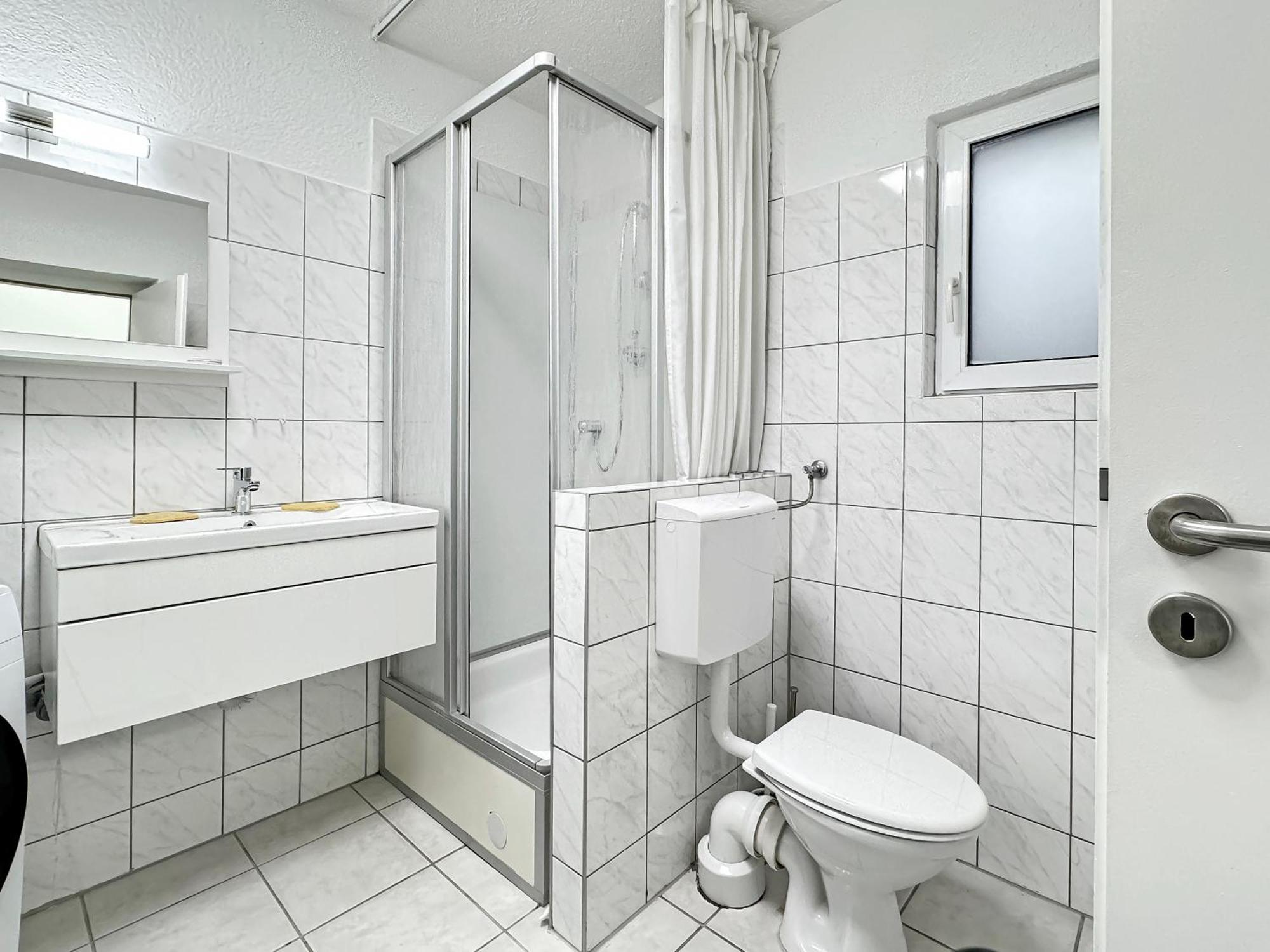 2 Zimmer Apartment Fuer 6 P, 15 Min Zum Flughafen 에즐링겐 외부 사진